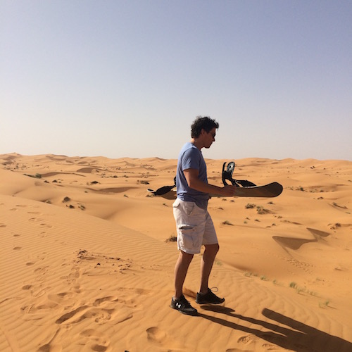 sandboardin desert 